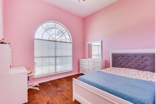 1525 Bastrop Dr, Carrollton TX 75010-6423 exterior