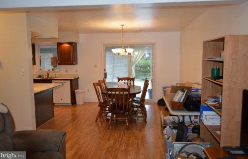 28 Garland Ct, Carlisle PA 17013-4409 exterior