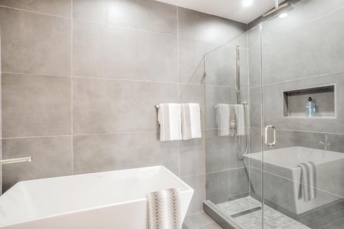 260 Girard St, San Francisco CA 94134-2110 exterior