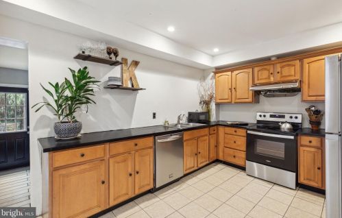 627 16th St, Philadelphia PA  19130-3415 exterior