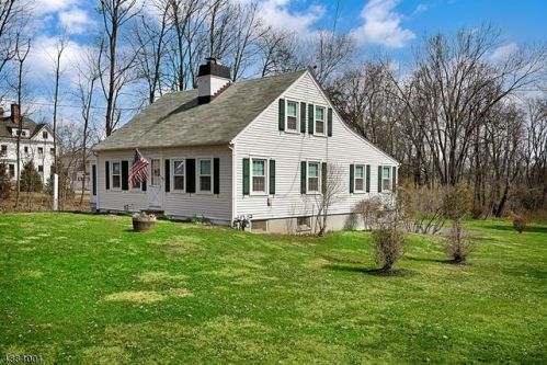 10 County Road 517, Califon, NJ 07830-3033