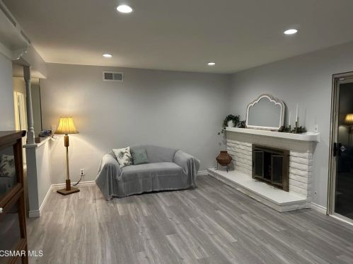 2105 Hurles Ave, Simi Valley, CA 93063-2731