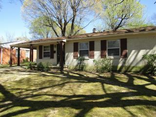 1382 Whitewater Rd, Memphis, TN 38117-6316
