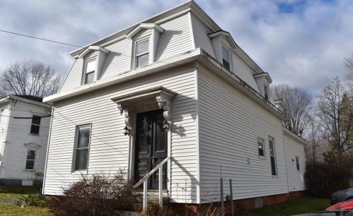 41 High St, Fairfield, ME 04937-1217