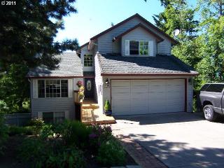 1023 4th St, Damascus, OR 97080