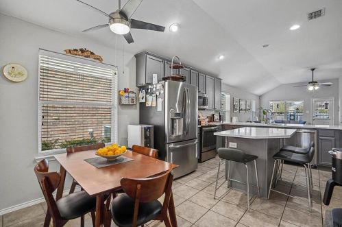 10716 Ambling Trl, Fort Worth TX  76108-6943 exterior