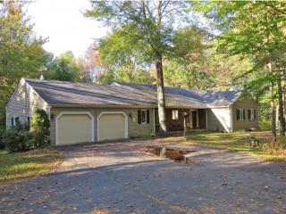 12 Birch Ledge Rd, Meredith, NH 03253-6600
