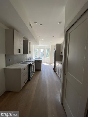 705 3rd St, Philadelphia PA  19123-2903 exterior