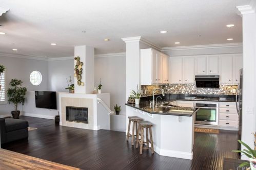 1 Lilac, Irvine CA  92618-6908 exterior