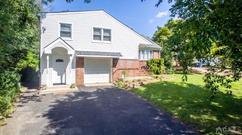 112 Oakland Ave, Metuchen, NJ 08840-2122