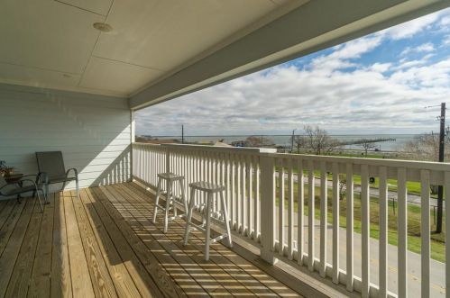 721 Bayshore, Morgans Point TX 77571 exterior