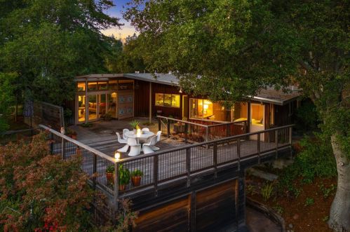 15 Scenic Ct, Orinda, CA 94563-3409