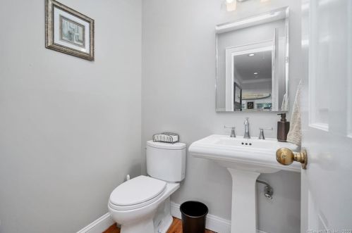 26 Ruscoe Rd, Wilton CT  06897-1424 exterior
