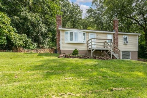 104 Ellington Ave, Ellington, CT 06029-4321