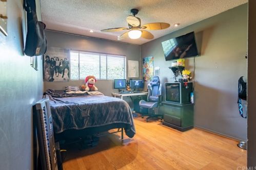 4151 132 St, Hawthorne CA 90250-5904 exterior