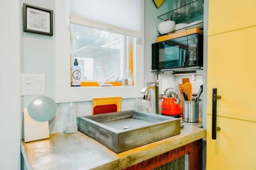 1837 Hosea L Williams Dr, Atlanta GA  30317-2211 exterior