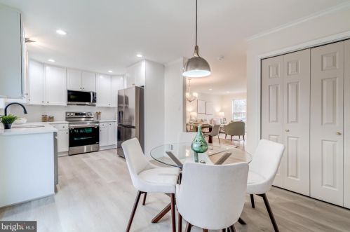 8527 Bauer Dr, Springfield VA  22152-2345 exterior