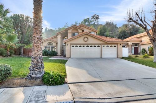 2141 Hill Ct, Colton, CA 92324-9512