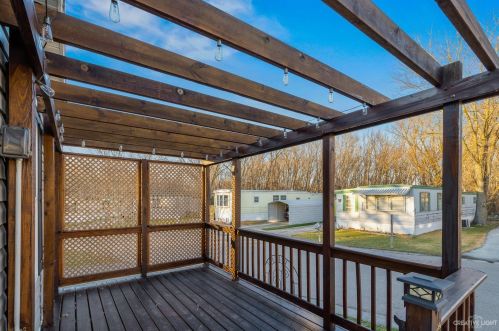 2414 Hawthorne Ln, Sycamore, IL 60178-2832