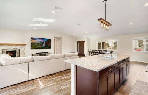 1730 Calle Jules, Vista CA  92084-3242 exterior