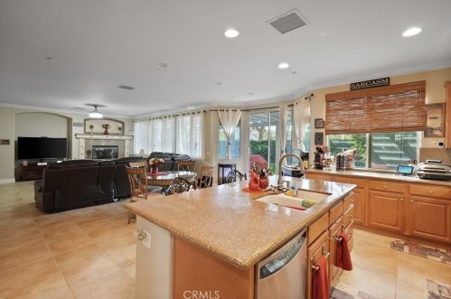 11364 Pondhurst Way, Riverside CA  92505-3471 exterior