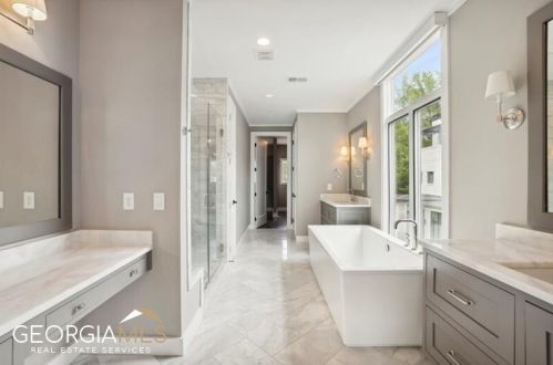 1074 Abington Ct, Atlanta GA  30319 exterior