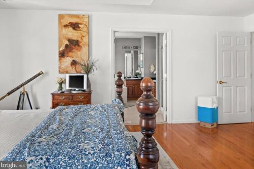 30 St, Trenton NJ 08691-4145 exterior