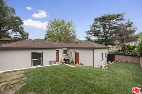 2470 Bywood Dr, Glendale CA  91206-4725 exterior