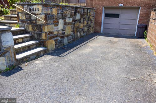 6626 3rd St, Philadelphia, PA 19126-3120