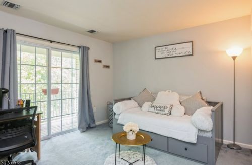 121 Forest Dr, Piscataway NJ  08854-2273 exterior