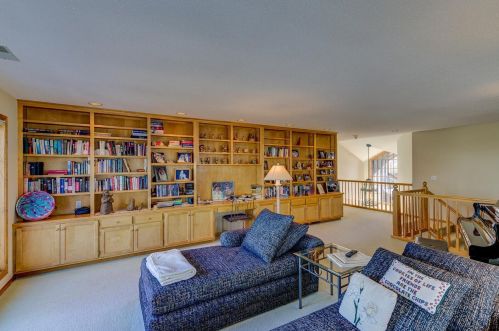 902 Highview Cir, Saint Paul MN  55118-3687 exterior