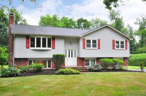 12 Standish Rd, Ellington, CT 06029-3636