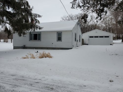 712 Division St, Nelson, IL 61021-4130