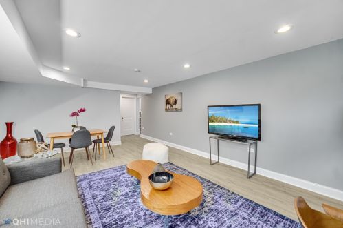 8632 Olcott Ave, Niles IL  60714-2022 exterior