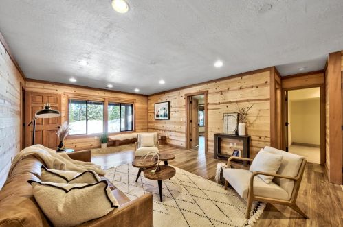 11030 Ski Slope Way, Truckee CA  96161-6603 exterior