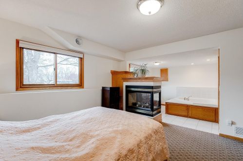 3925 Highland Dr, Saint Paul MN  55126-7015 exterior