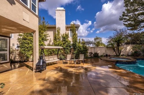 1098 Rexford Ln, Anaheim CA  92808-2333 exterior