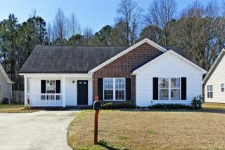 3878 Countryaire Dr, Ayden, NC 28513-3040