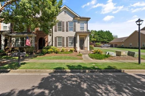 252 Village Square Dr, Holly Springs, GA 30188-7030