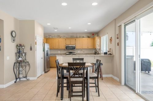 17876 Robusta Dr, Riverside CA  92503-7072 exterior