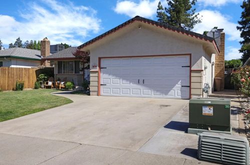 2401 Aladdin Way, Lodi, CA 95242-2806