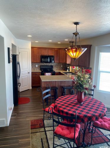 8257 Boulder Creek Rd, Taylorsville, UT 84081-1898