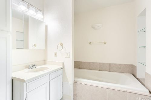 3810 Evanston St, Aurora CO 80014-3921 exterior