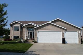 4495 48th St, Fargo, ND 58104-4253