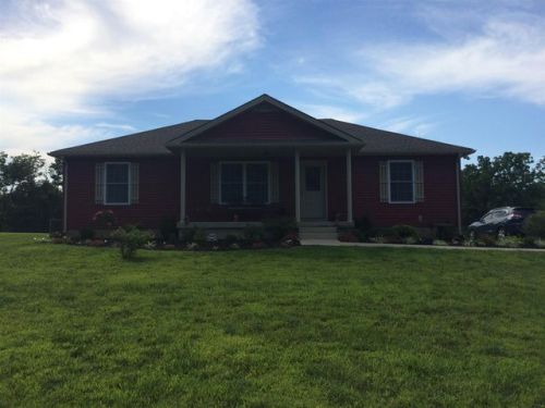 450 Douglas Ln, Lafayette, TN 37083-3625