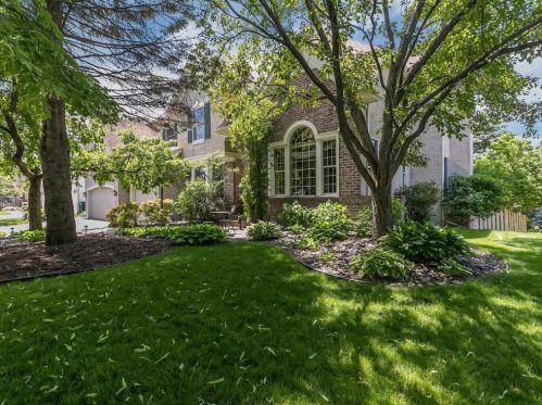 3817 Bridgewater Dr, Saint Paul MN  55123-2526 exterior