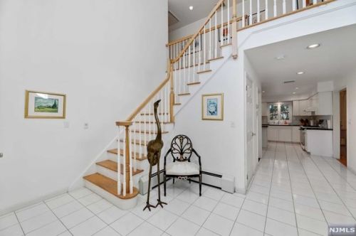 508 Manning Ct, River Edge, NJ 07661-1350