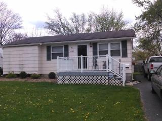 2135 Laurelwood Dr, Columbus OH  43229-2812 exterior
