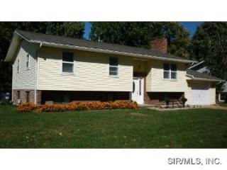 102 Madison Dr, Foster Pond, IL 62298-1506