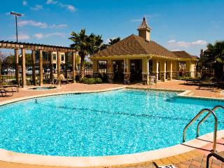 12215 Hunters Chase Dr, Austin TX  78729-7255 exterior